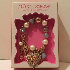 New Betsey Johnson heart charm stretch bracelet